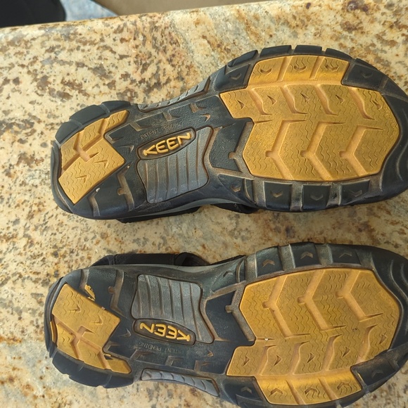 Keen Sandals - Picture 2 of 3